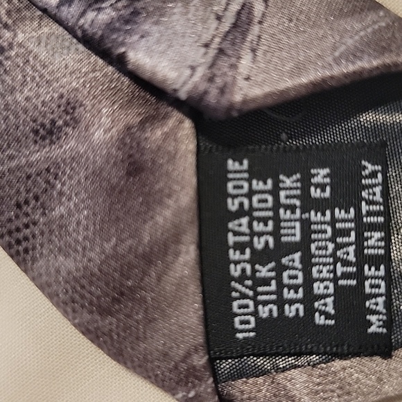 Gianfranco Ferre Vintage 100% Silk Tie - Picture 5 of 7